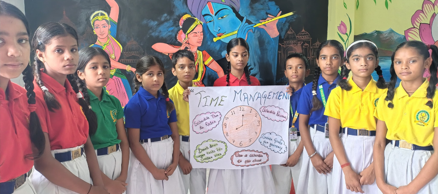 Balancing Study and Play with Time Skills – School in Selaqui