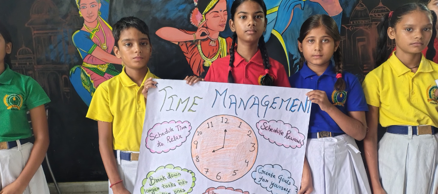 Balancing Study and Play with Time Skills – School in Selaqui